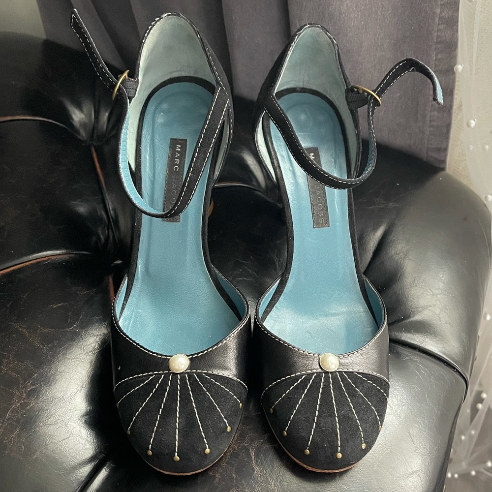 EUC Marc Jacobs Mary Janes Pumps